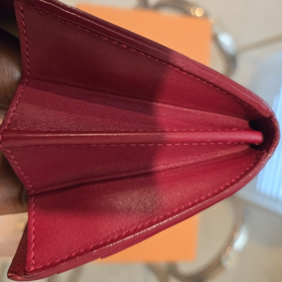 Sarah patent leather wallet Louis Vuitton With Complimentary Chain For Crossbody - Picture 13 of 15